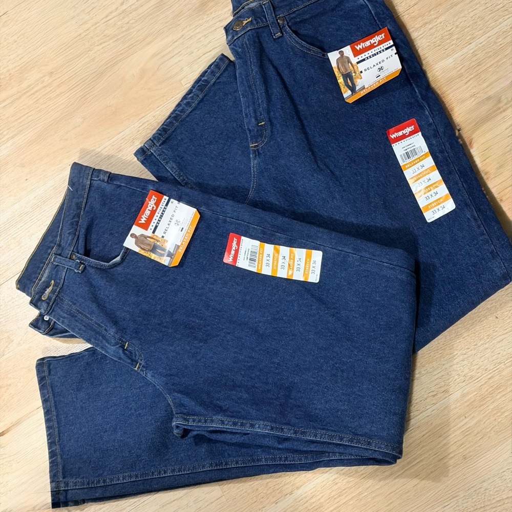 Wrangler Relaxed Fit Jeans in Dark Indigo Blue